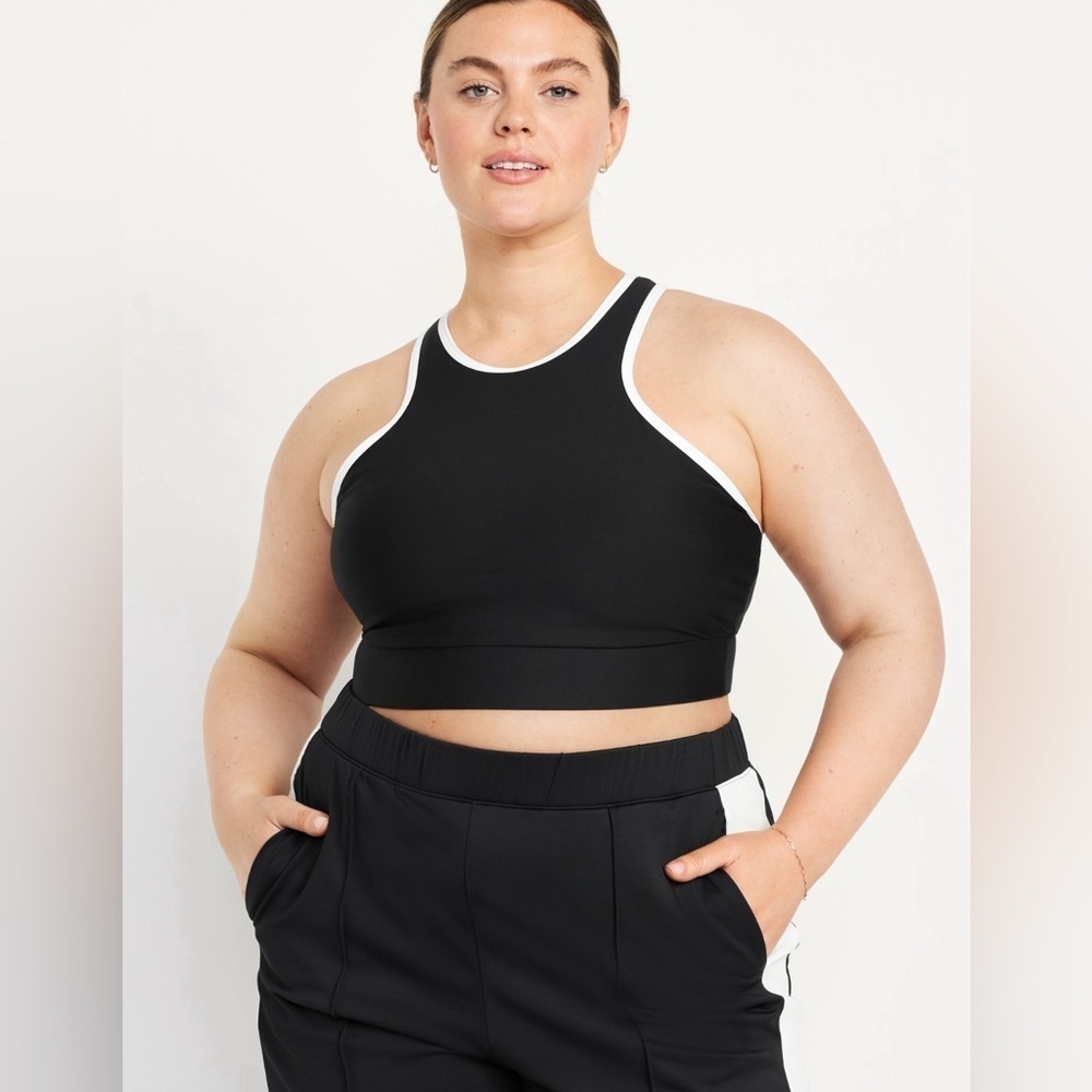 NWT! Black and White Medium Support PowerSoft Racerback Sports Bra - Large ⌚️
